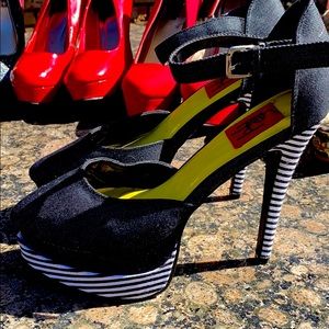 FRH Black Denim 6” heels - Sz. 7.5